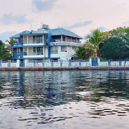 Captains Cabin Backwater Resort Alappuzha Exteriér fotografie