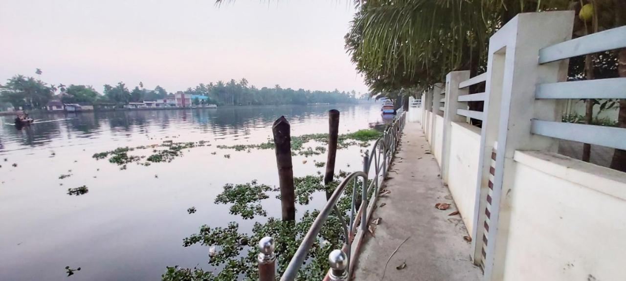 Captains Cabin Backwater Resort Alappuzha Exteriér fotografie