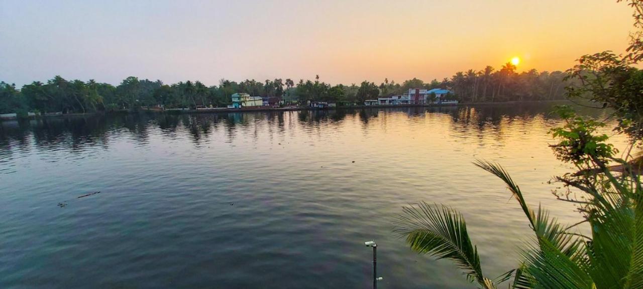Captains Cabin Backwater Resort Alappuzha Exteriér fotografie